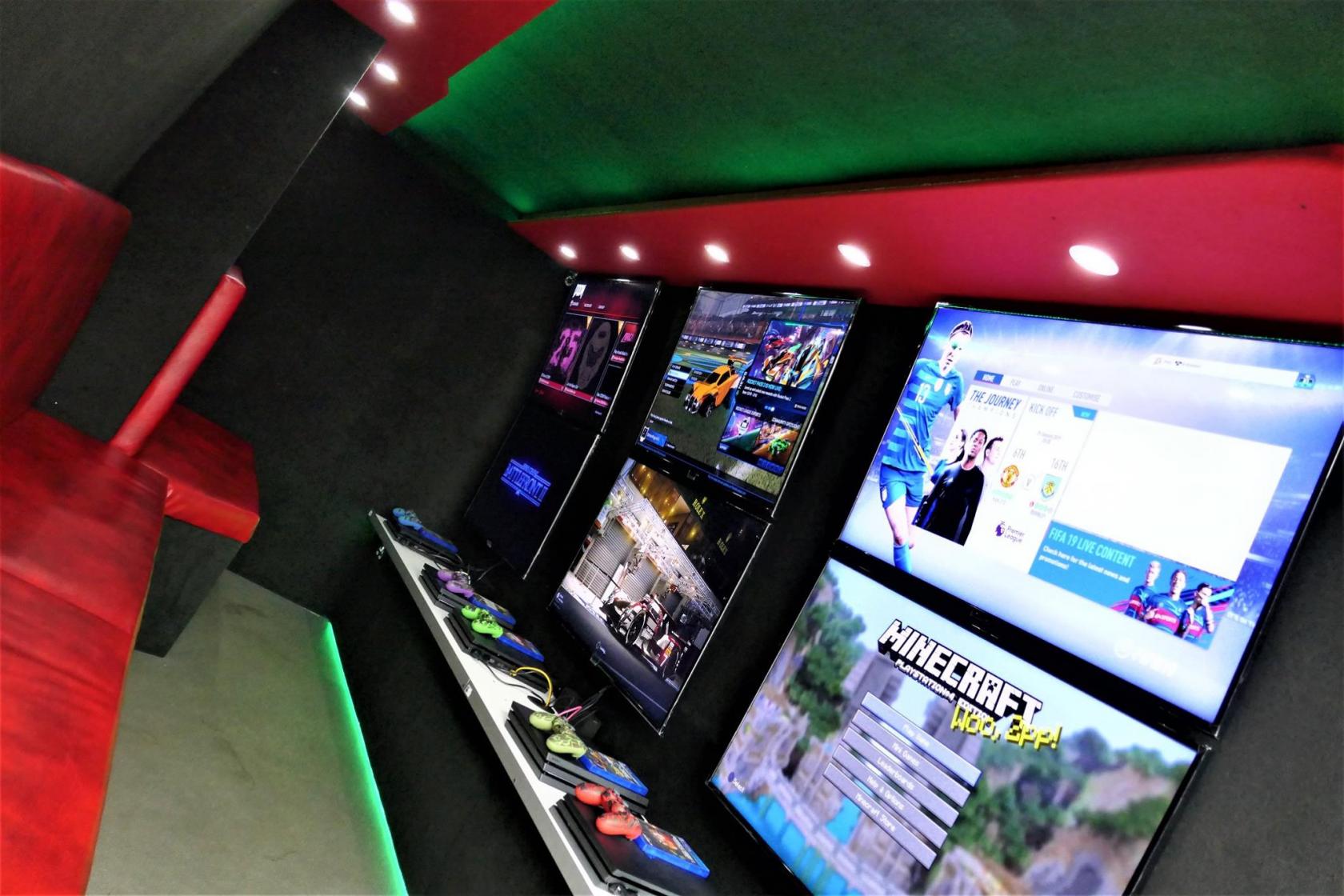 Video Gaming Party Bus The Station Wagon Gaming Van Event Venue