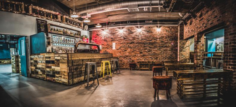 heighten 358;1397 bar room room