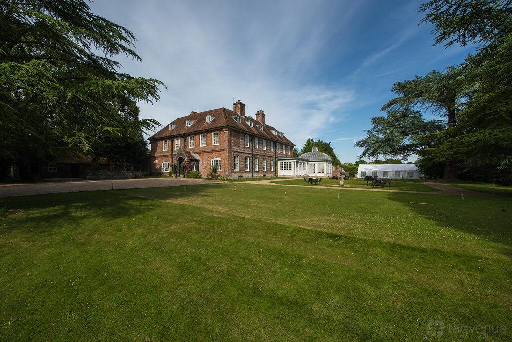Norton Park - Wedding & Event Venue Hire - Winchester - Tagvenue.com