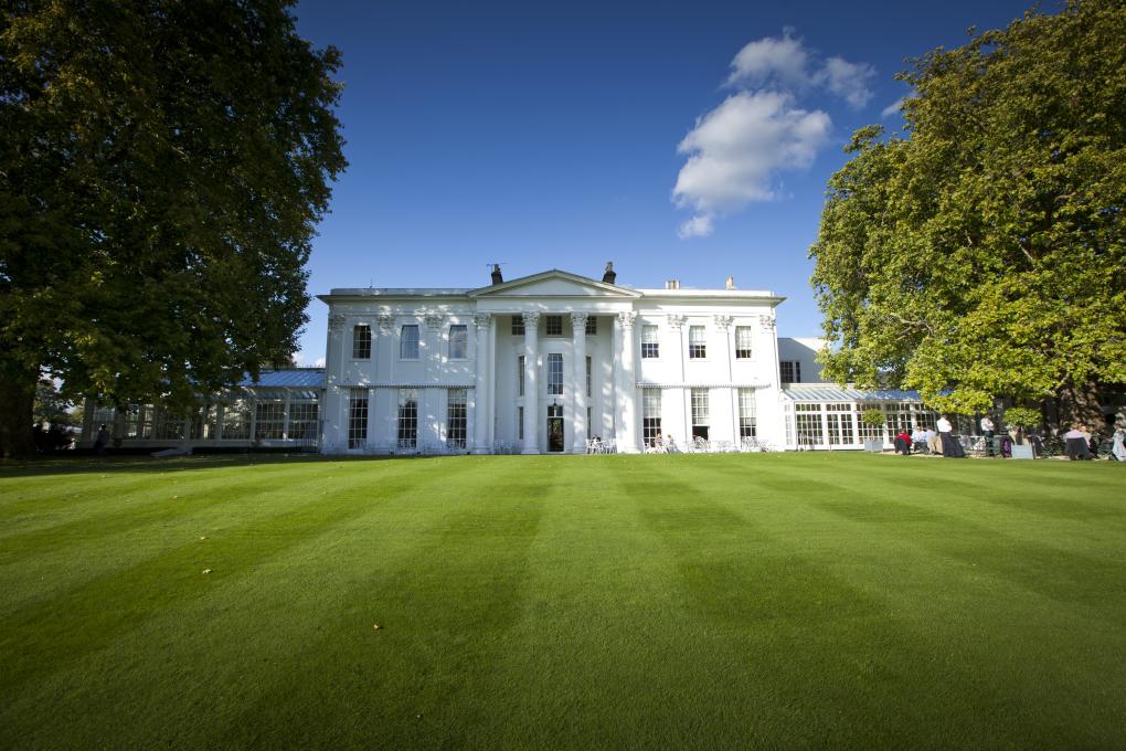 hurlingham club open air pool