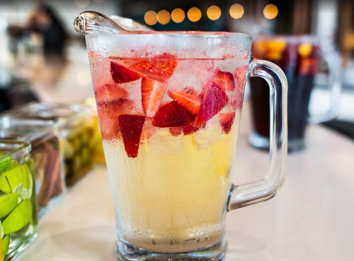 Орхидея Sangria
