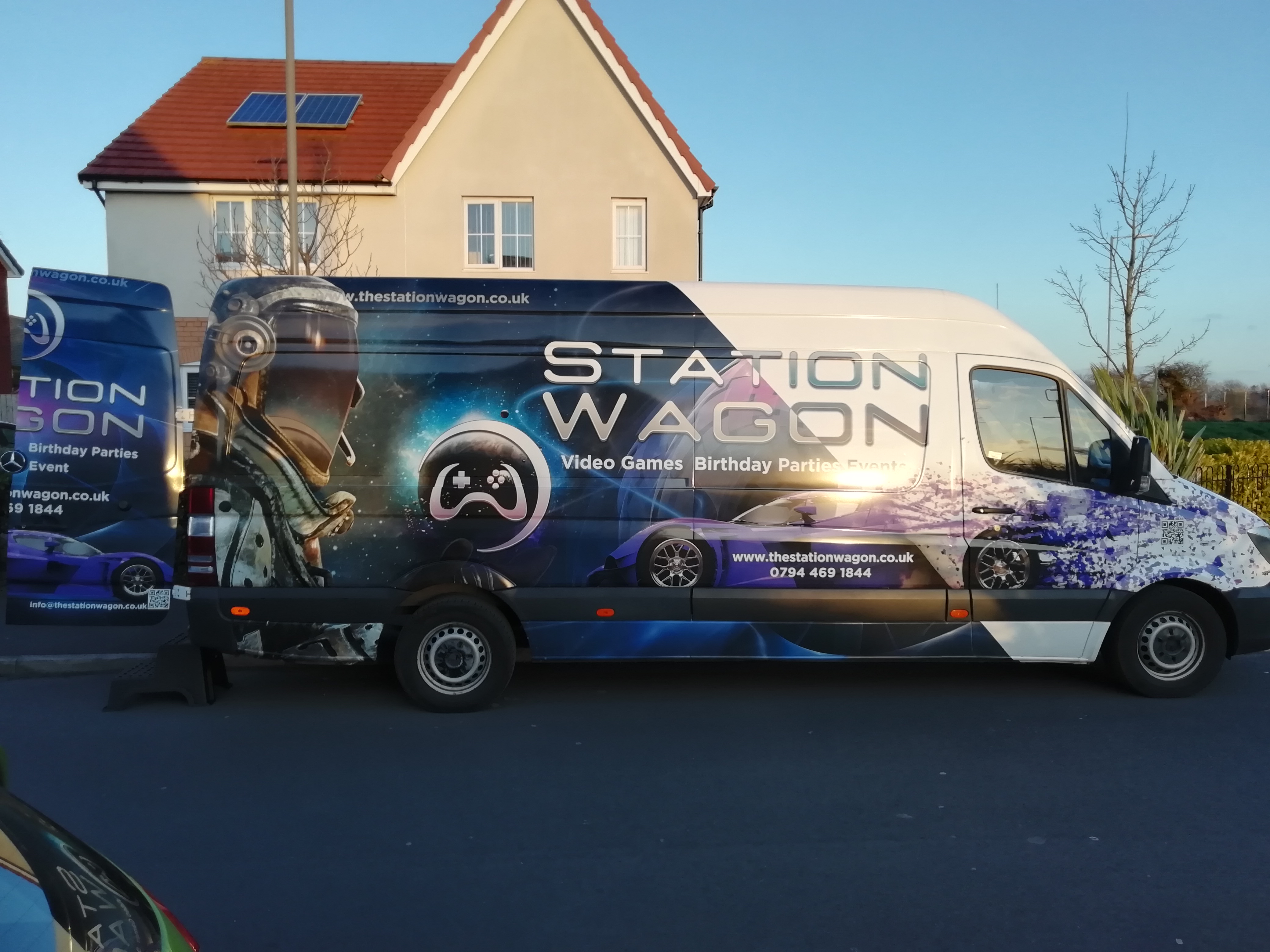 Video Gaming Party Bus - The Station Wagon Gaming Van - Event Venue