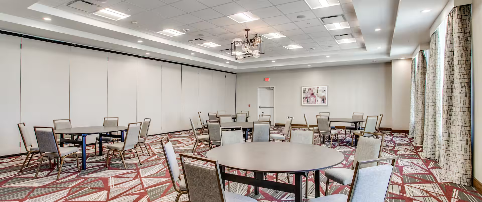 57956 Larger Meeting Room Room 